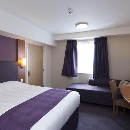 Premier Inn Inverness Centre - River Ness Exterior foto