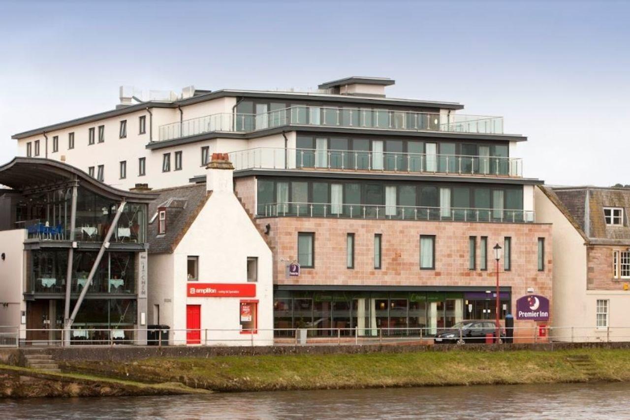 Premier Inn Inverness Centre - River Ness Exterior foto