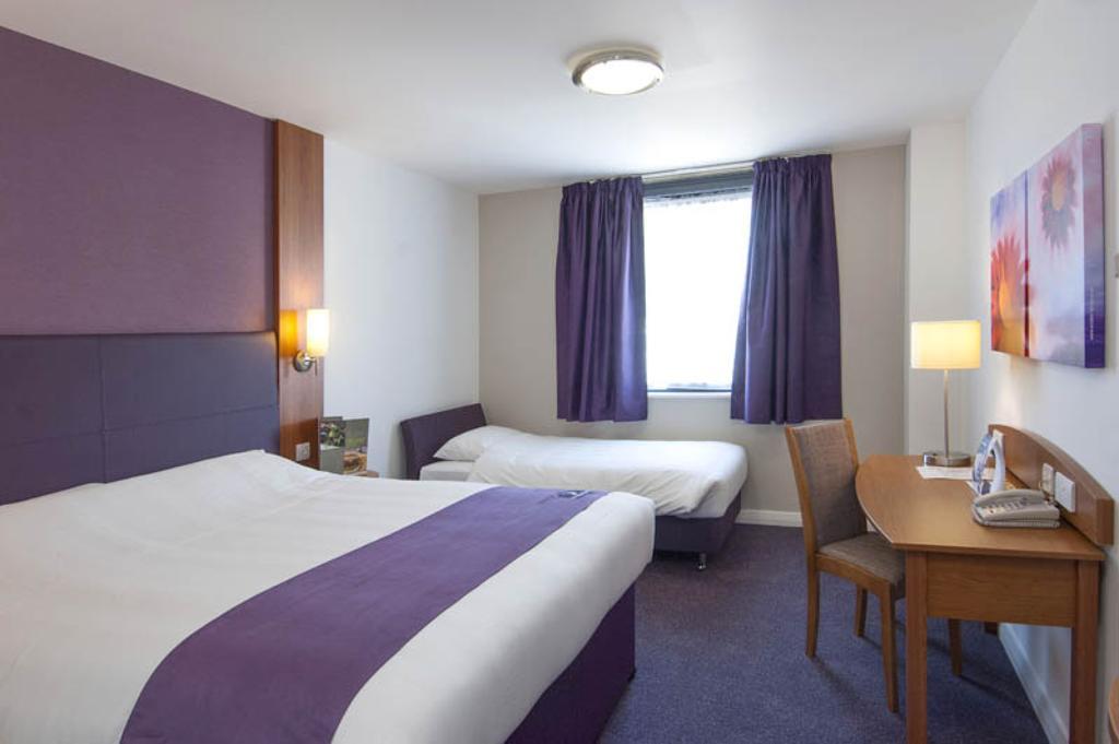 Premier Inn Inverness Centre - River Ness Habitación foto